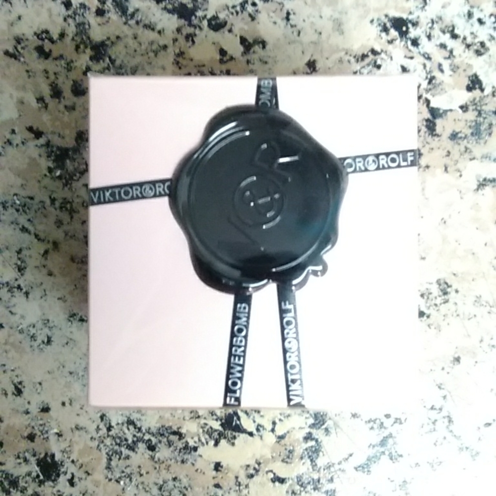 Viktor and Rolf Flowerbomb